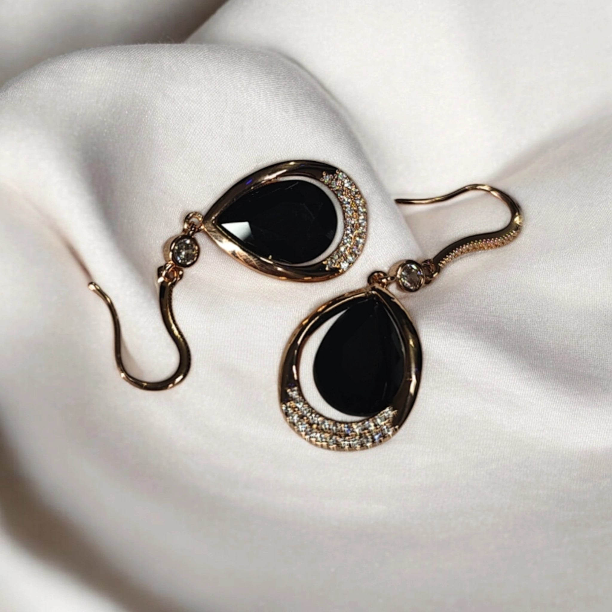 anti tarnish rose gold & black stone statement earring