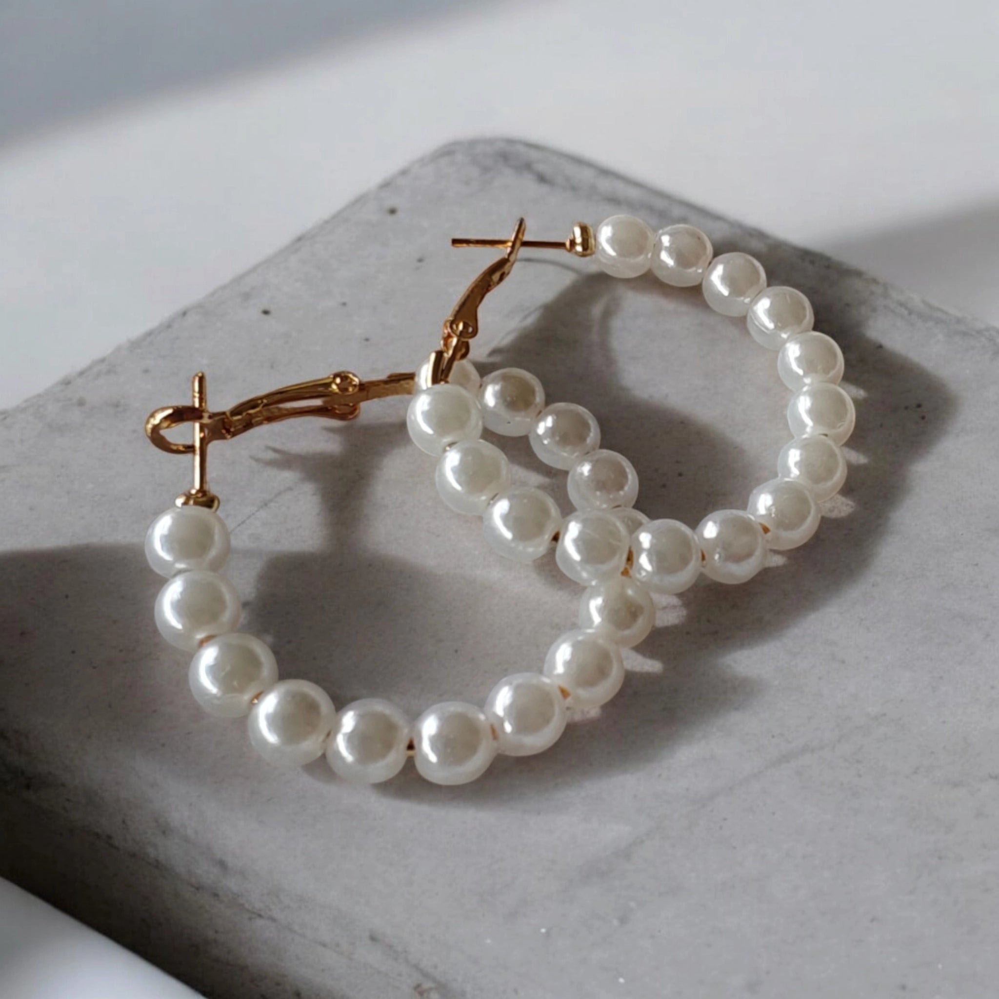 pearl ring gold hoops earrings | medium size