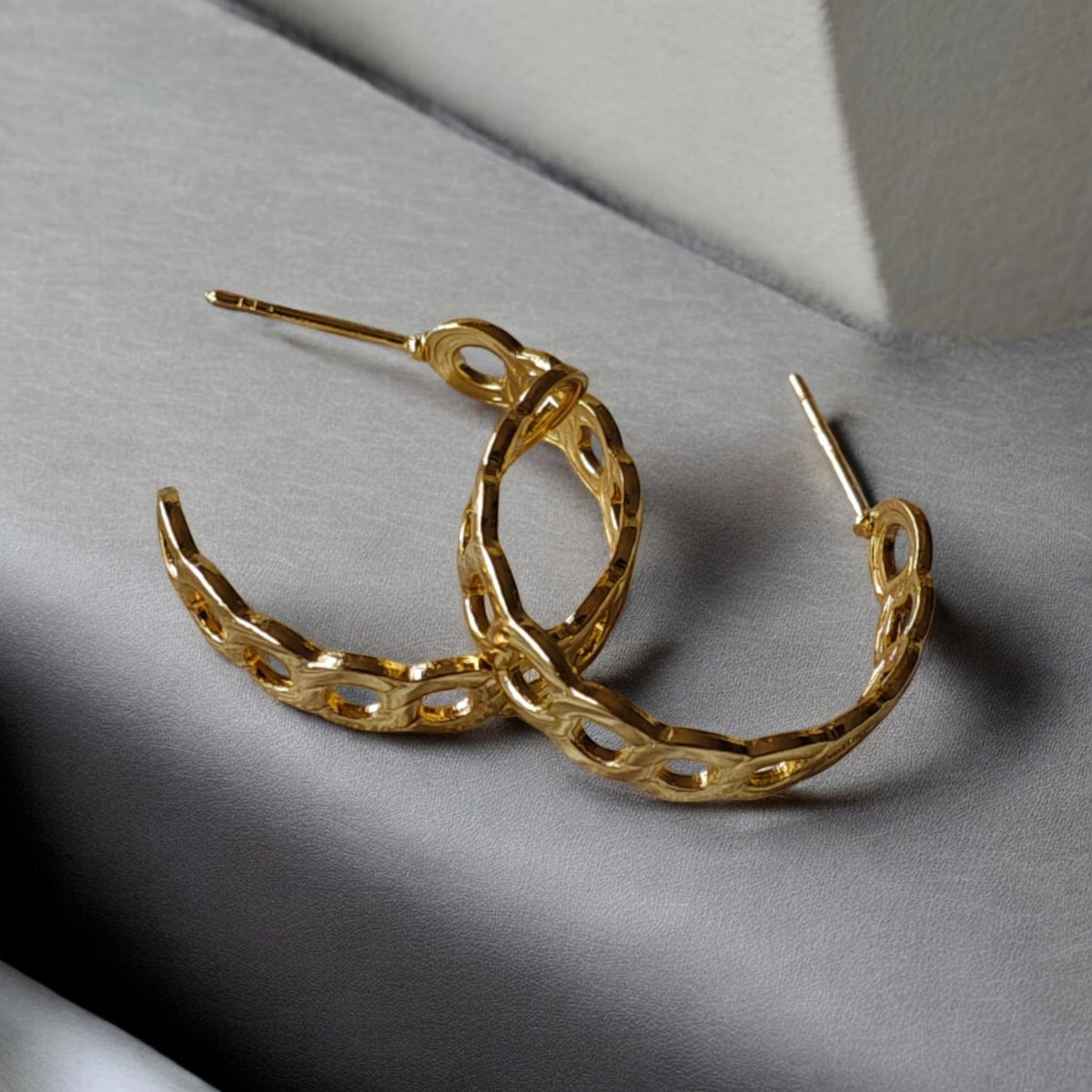 spiral design ring gold hoops earrings | small size